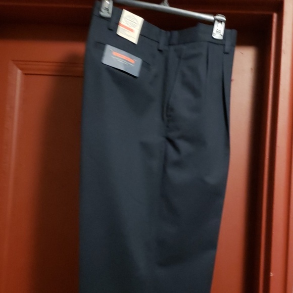 St. JOHN'S BAY Worry Free Trousers Size 42×30 - Picture 2 of 8